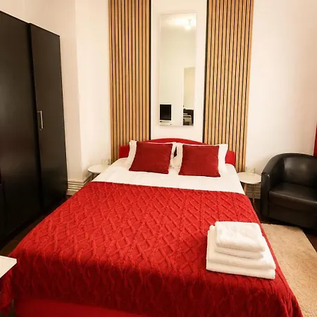 Tantra Studio 6 Queen Filipescu Self Check-In Near Old Town-2